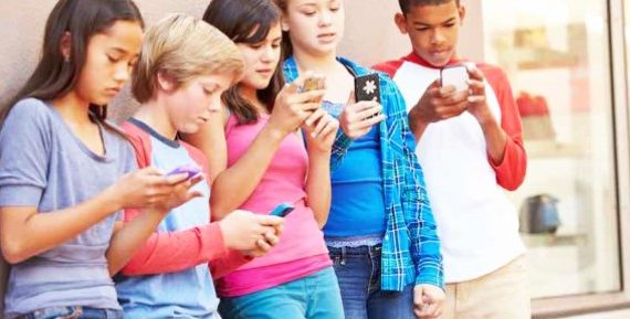 Lawmakers Turn Off Student Cell Phones