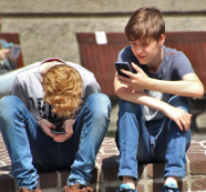 Lawmakers Target Student Cell Phone Use