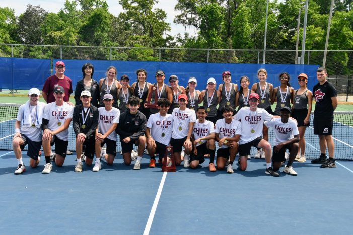 Chiles’ Tennis Teams Win Boys, Girls District Championships