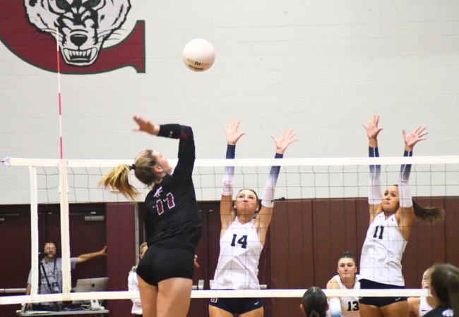 Chiles Volleyball Prevails as Key Player Leaves Match with Injury