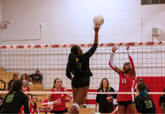 Leon Volleyball Improves to 2-0 After a Tight Matchup Against Lincoln