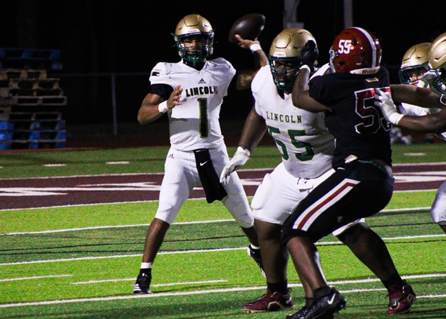 Lincoln Outlast Chiles, 42-28