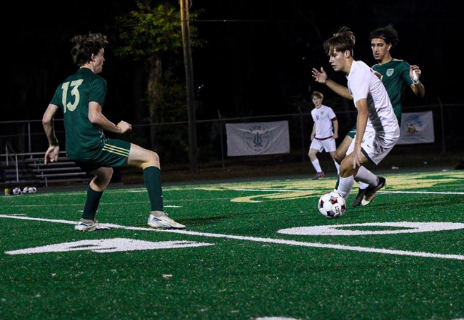 Lincoln Soccer Defeats Florida High, 3-1 Lincoln Soccer Defeats Florida High, 3-1